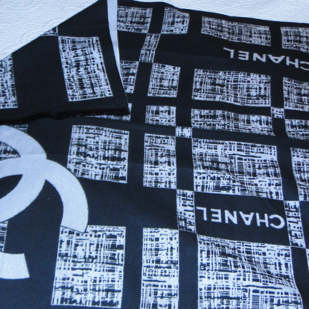 CHANEL SCARF - Picture 8 of 8